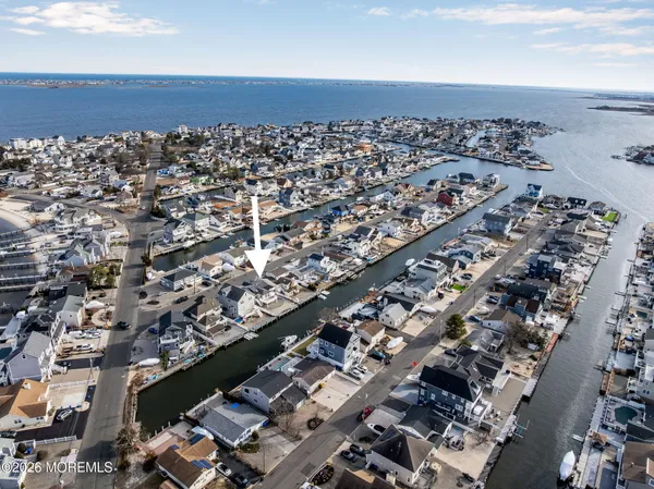 $749,900 | 40 Anchorage Drive, Toms River, NJ 08753