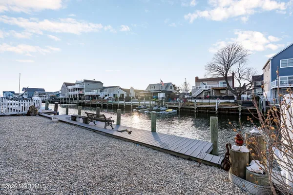 $749,900 | 40 Anchorage Drive, Toms River, NJ 08753