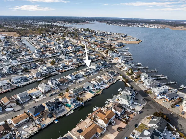 $749,900 | 40 Anchorage Drive, Toms River, NJ 08753
