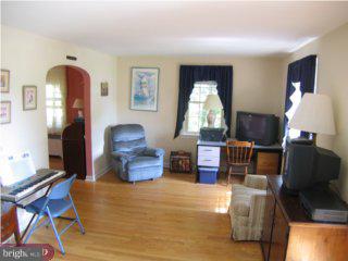 42 Media Line Road Newtown Square, PA 19073 - Photo 3 of 6