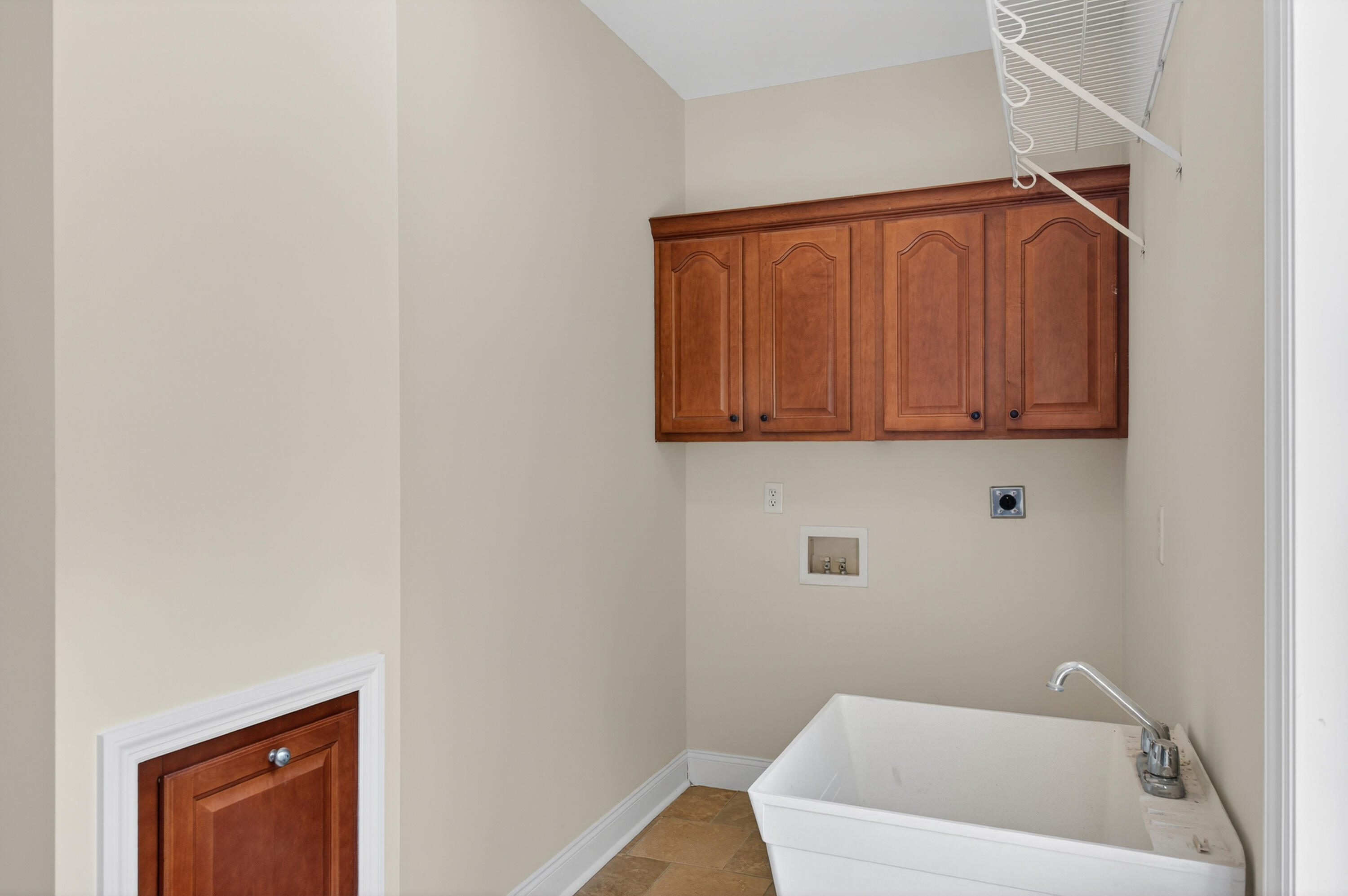 111 Will Ridge Drive Ringgold, GA 30736 - Photo 17 of 50 Full laundry room on main level