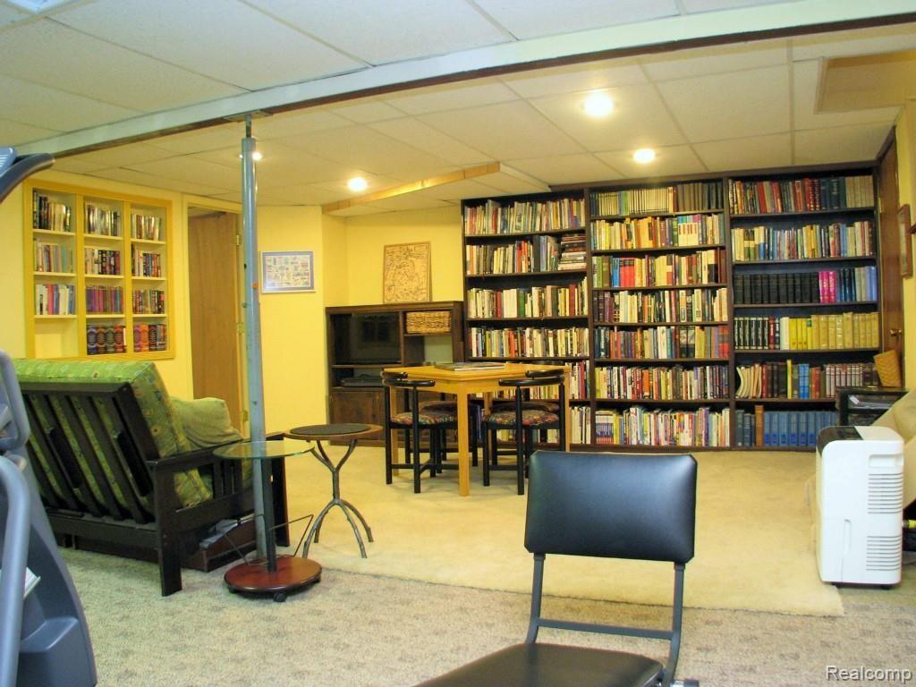 2075 Highfield Road Waterford, MI 48329 - Photo 31 of 36