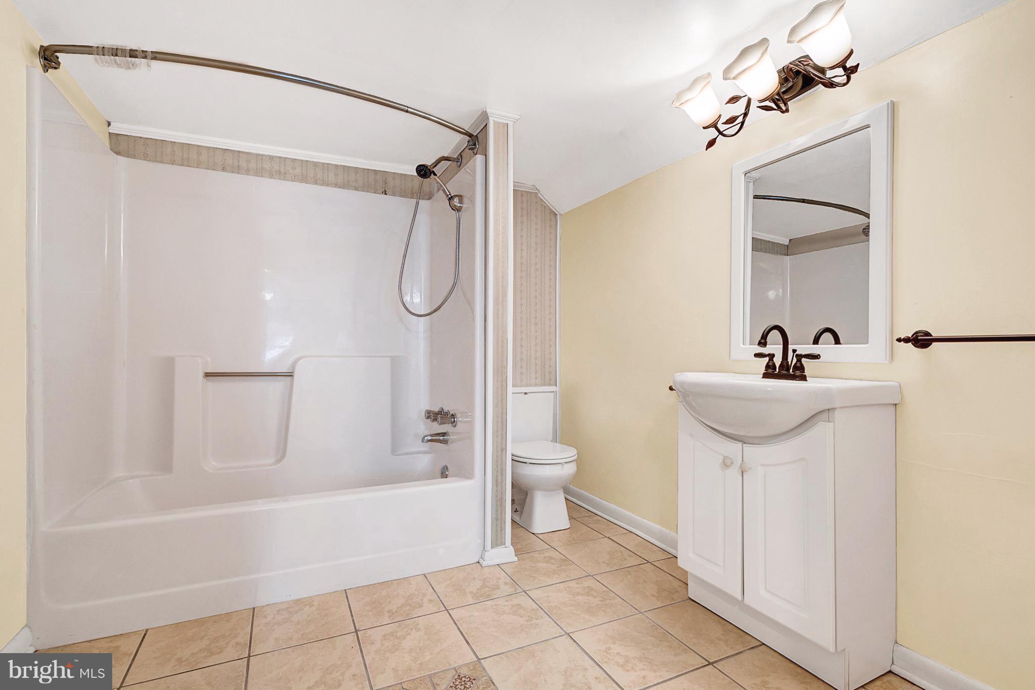 5 Bear Oak Road Castleton, VA 22716 - Photo 16 of 28 Basement Full Bath