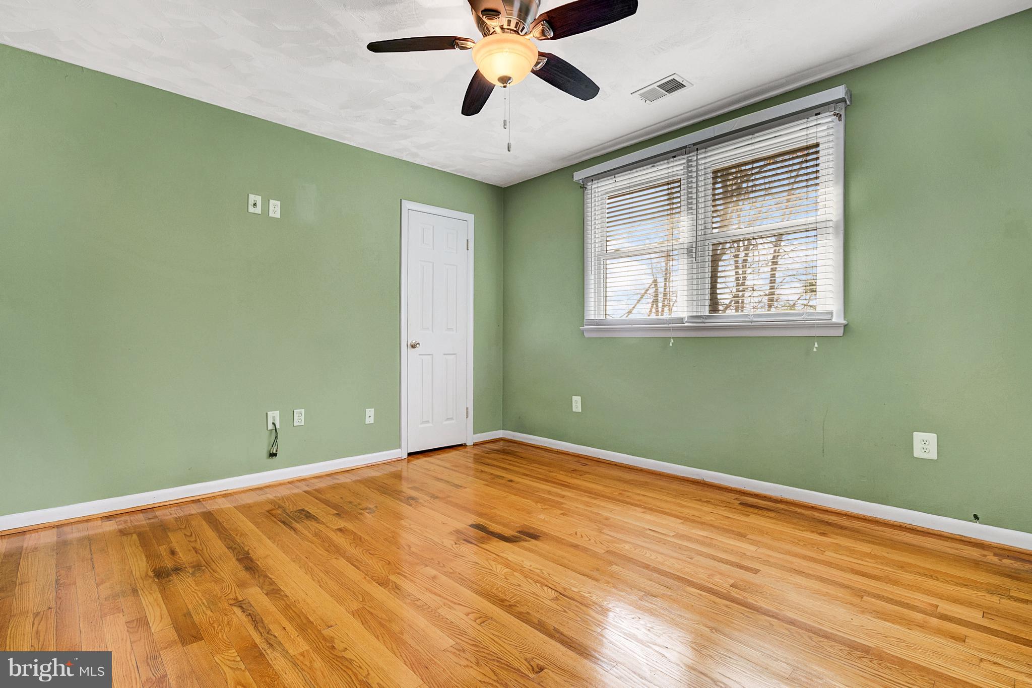5 Bear Oak Road Castleton, VA 22716 - Photo 9 of 28 Bedrooms Feature Original Wood Floors