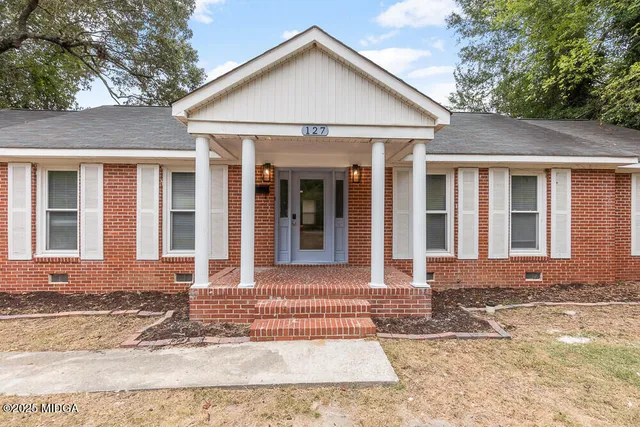 $214,000 | 127 Edna Place, Warner Robins, GA 31093