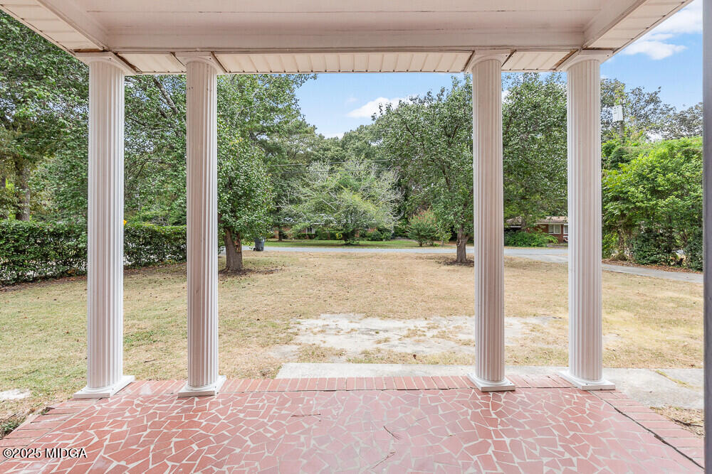 127 Edna Place Warner Robins, GA 31093 - Photo 3 of 26 a view of a room with a large window