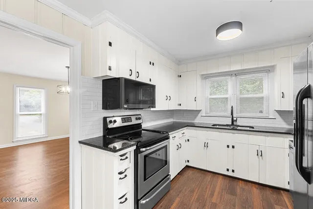 $214,000 | 127 Edna Place, Warner Robins, GA 31093