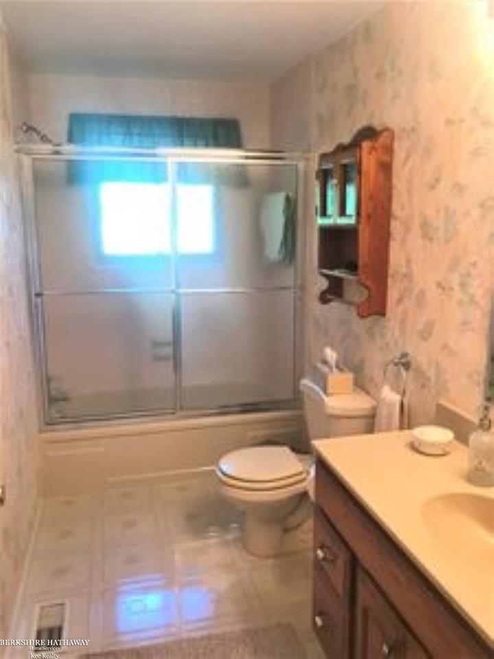 7637 Dean Road Fenton, MI 48430 - Photo 16 of 18 31386373-15.JPG