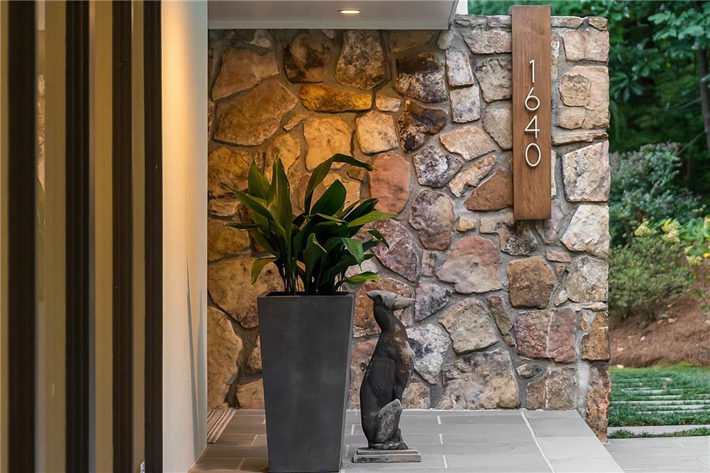 1640 Winterthur Close Northwest Atlanta, GA 30328 - Photo 2 of 57