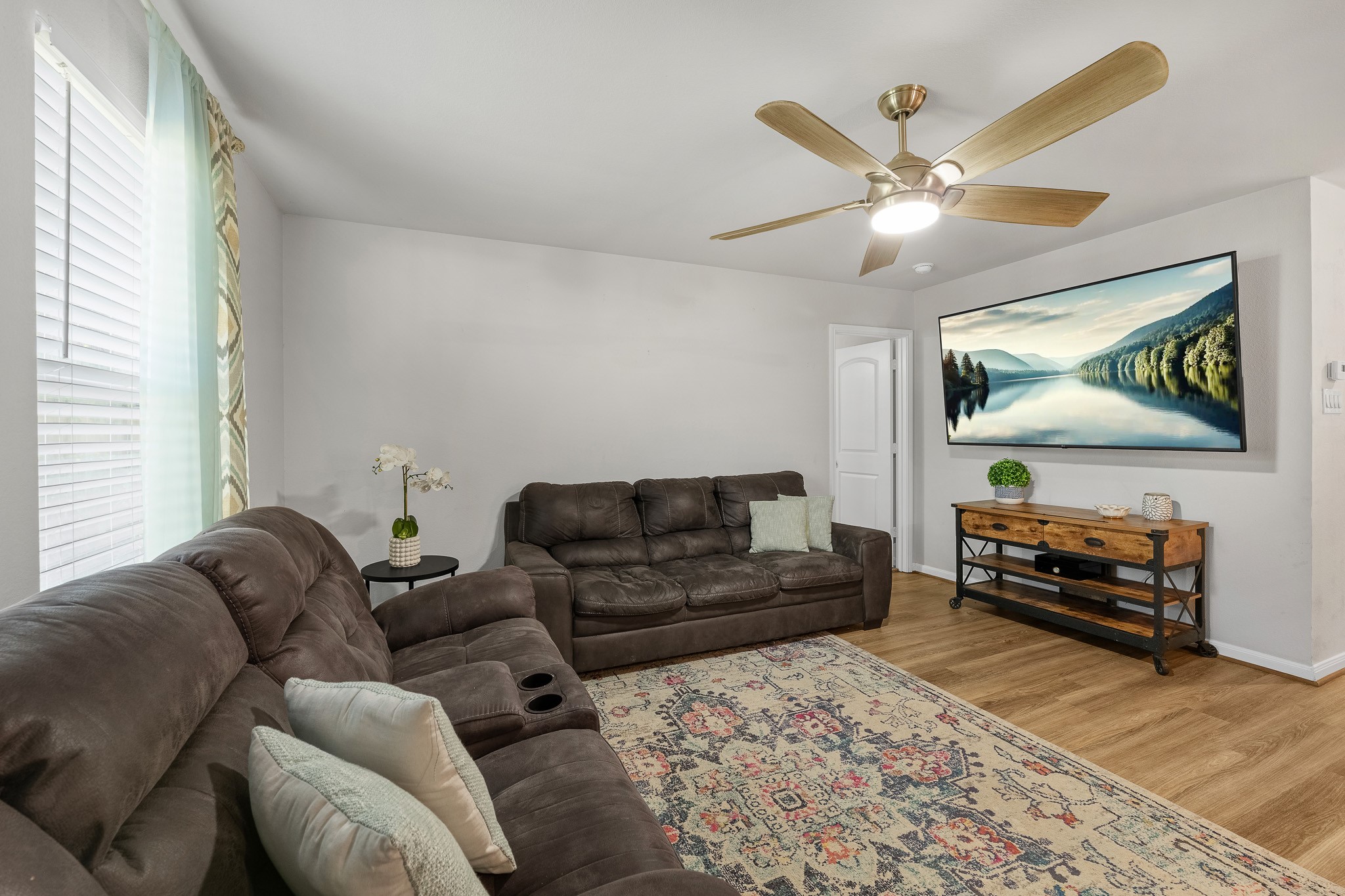 3031 Apache Willis, TX 77378 - Photo 3 of 19