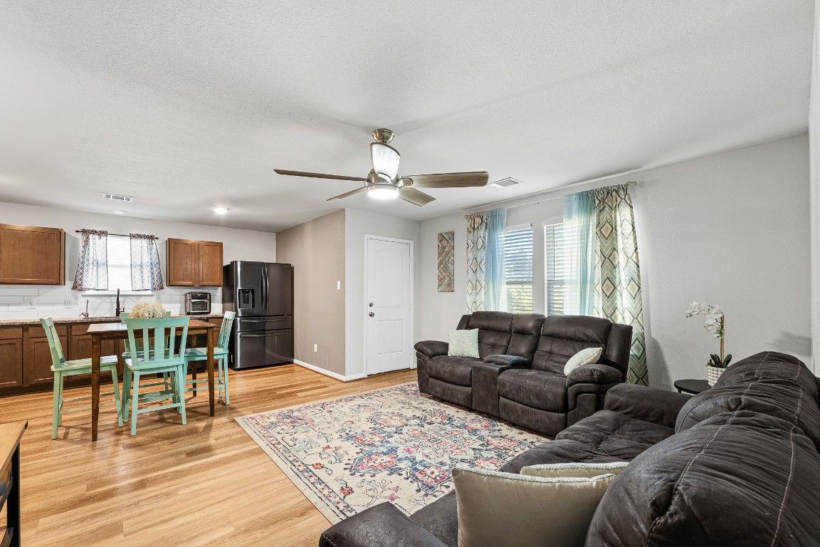 3031 Apache Willis, TX 77378 - Photo 4 of 19