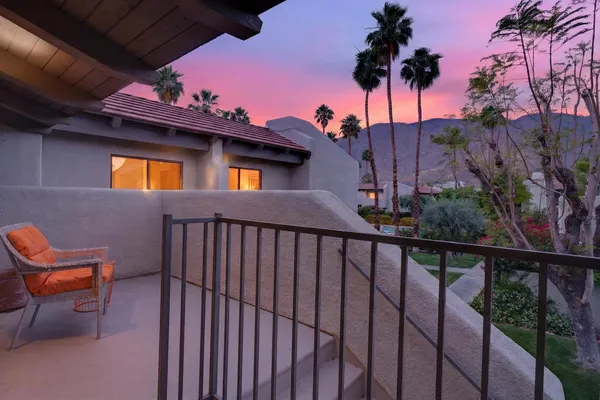 $229,900 | 1150 East Amado Road, Unit 8C2, Palm Springs, CA 92262