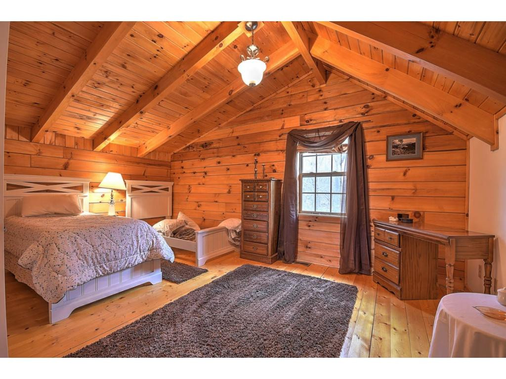 345 Rocky Branch Road Elizabethton, TN 37643 - Photo 21 of 36 Upstairs Bedroom 2