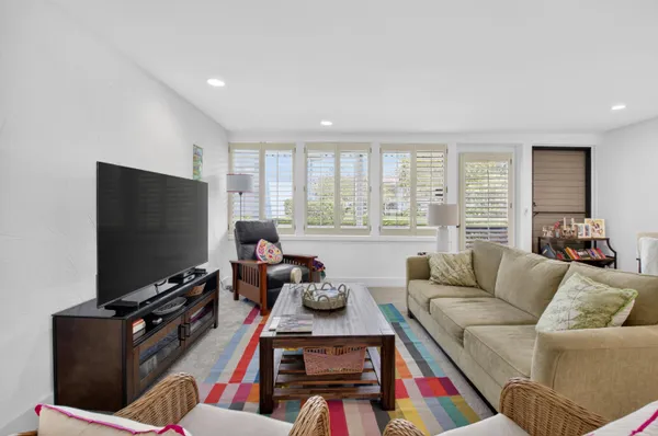 $375,000 | 19981 Boca W Drive, Unit 19981, Boca Raton, FL 33434