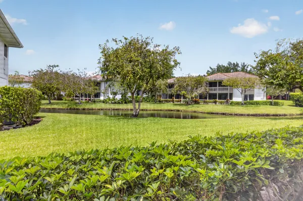 $375,000 | 19981 Boca W Drive, Unit 19981, Boca Raton, FL 33434