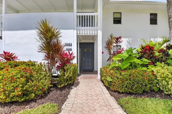 $375,000 | 19981 Boca W Drive, Unit 19981, Boca Raton, FL 33434