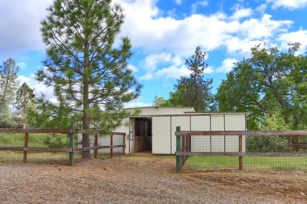 5027 Fox Creek Road Mariposa, CA 95338 - Photo 44 of 81