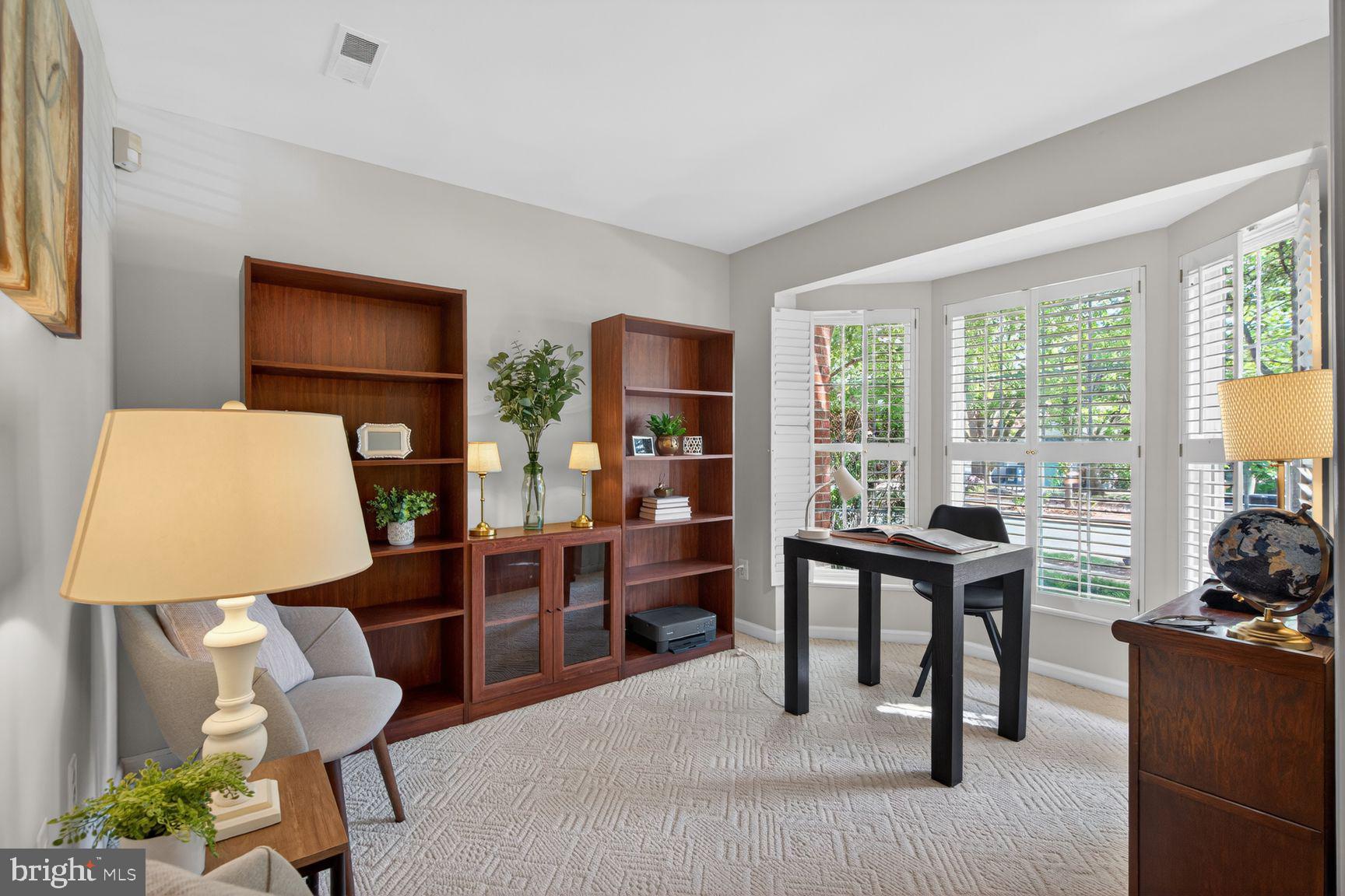 1343 Argall Place Alexandria, VA 22314 - Photo 5 of 35 Versatile den/office/ BR space with bay windows