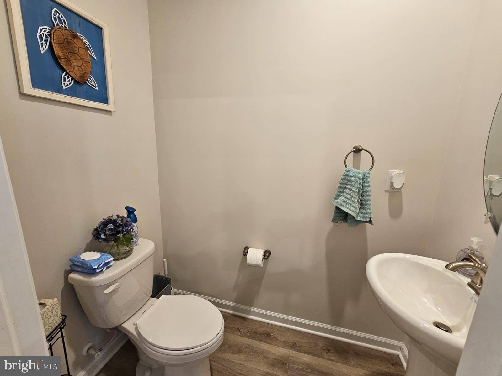 33 Alexander Way Westampton, NJ 08060 - Photo 9 of 18 a bathroom with a toilet a sink and mirror