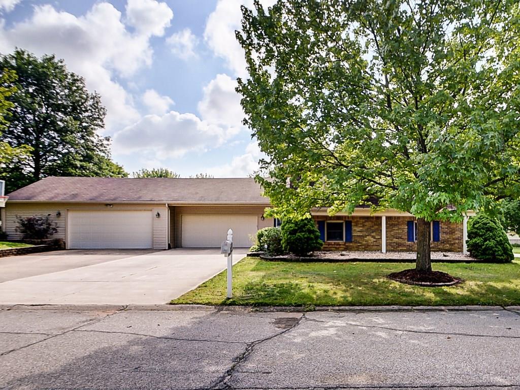 931 Apple Valley Road Greenwood, IN 46142 - Photo 2 of 24 Gallery Image 2
