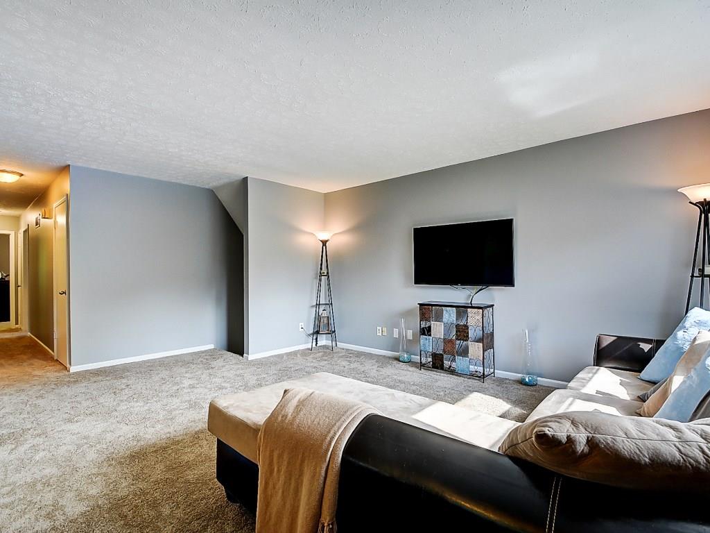 931 Apple Valley Road Greenwood, IN 46142 - Photo 13 of 24 Gallery Image 13