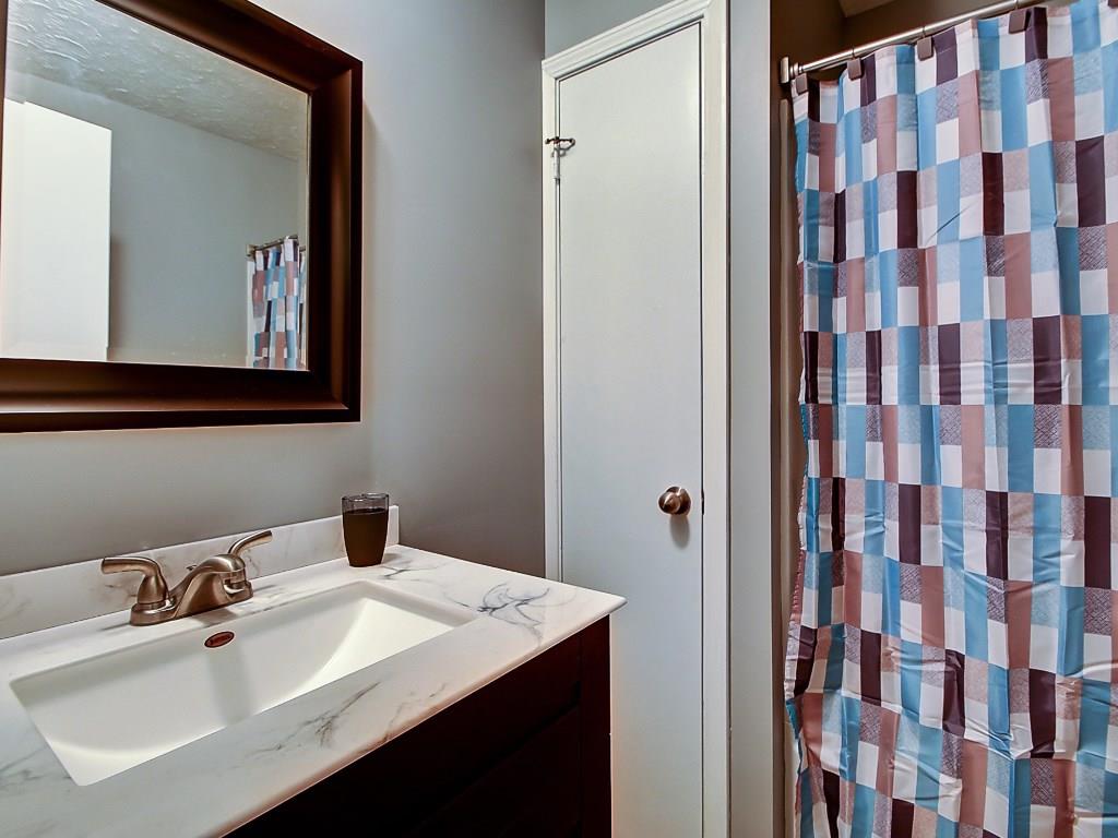 931 Apple Valley Road Greenwood, IN 46142 - Photo 21 of 24 Gallery Image 21