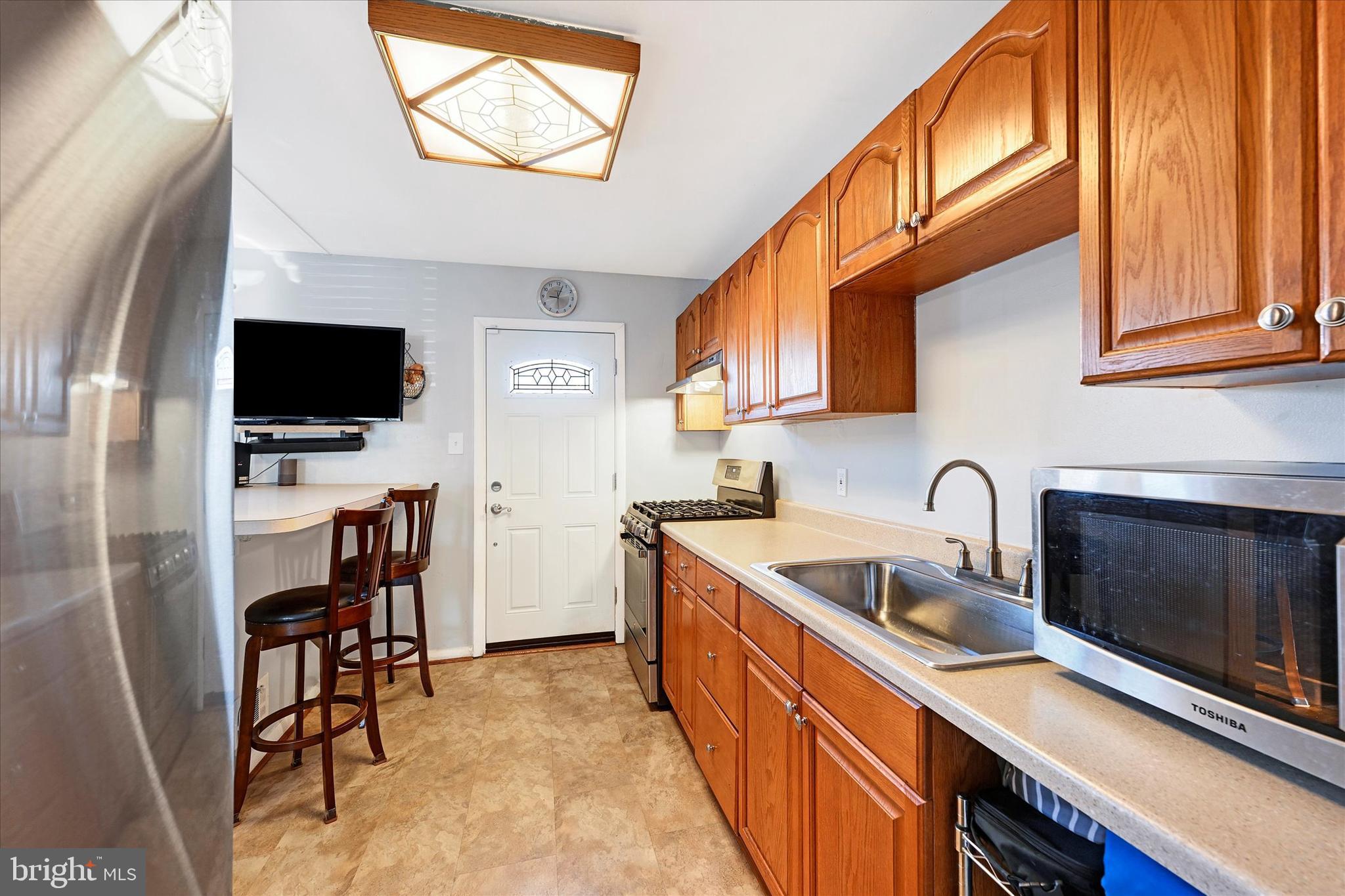 4252 Labyrinth Road Baltimore, MD 21215 - Photo 7 of 18