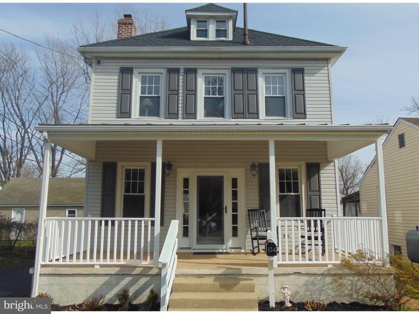 124 Ronald Road Aston, PA 19014 - Photo 1 of 25 front view of a house