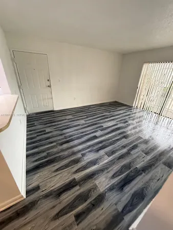 $2,100 | 7210 Northwest 179th Street, Unit 203, Hialeah, FL 33015