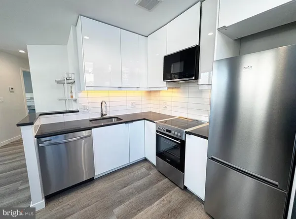 $325,000 | 700 Roeder Road, Unit 103, Silver Spring, MD 20910