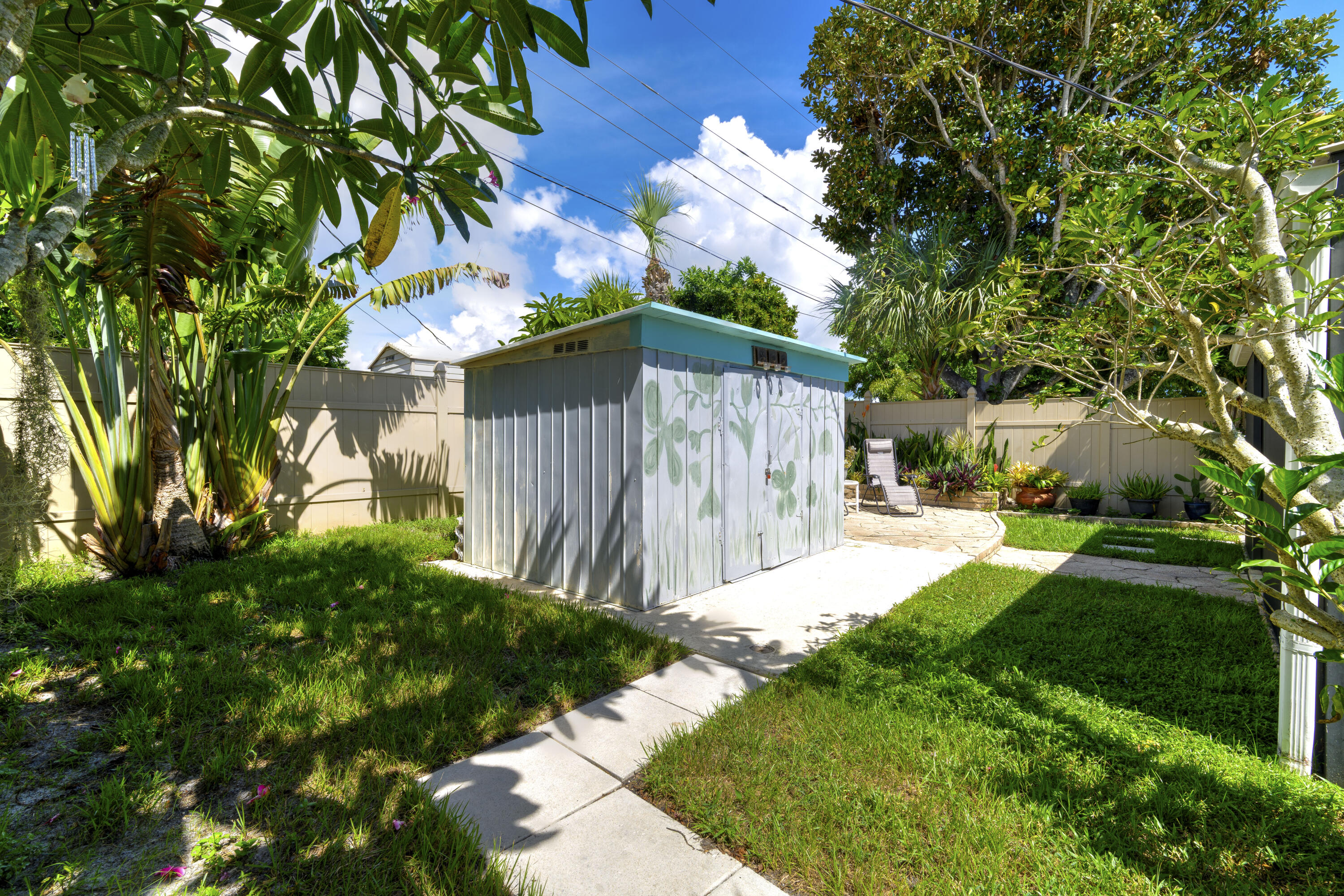 438 Southeast Fini Drive Stuart, FL 34996 - Photo 20 of 21 a view of a back yard