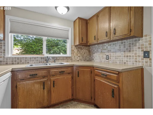 $400,000 | 4925 Northeast 49th Street, Neotsu, OR 97364