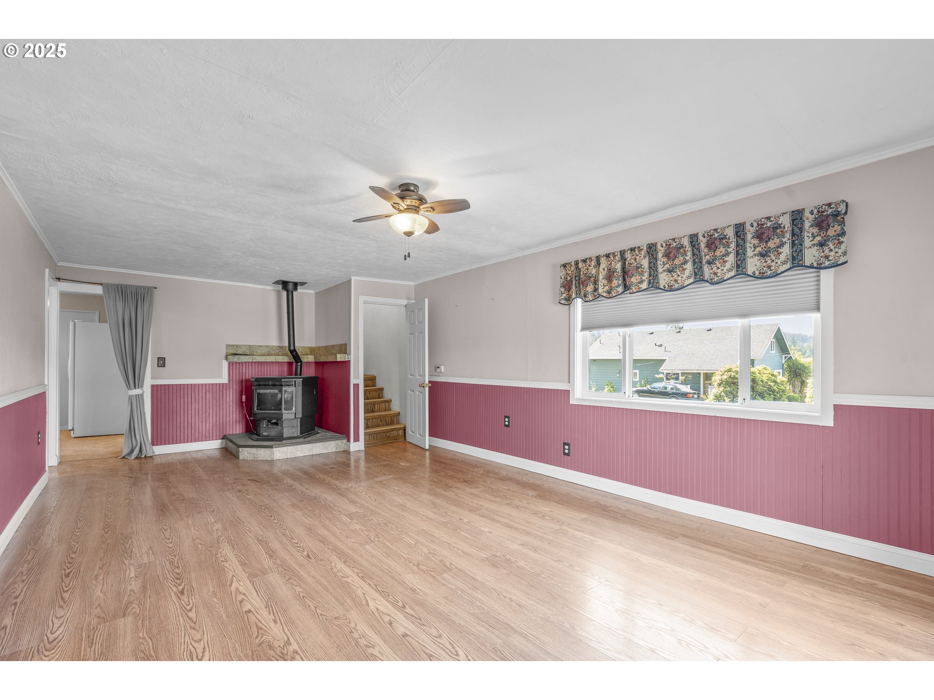 4925 Northeast 49th Street Neotsu, OR 97364 - Photo 7 of 39