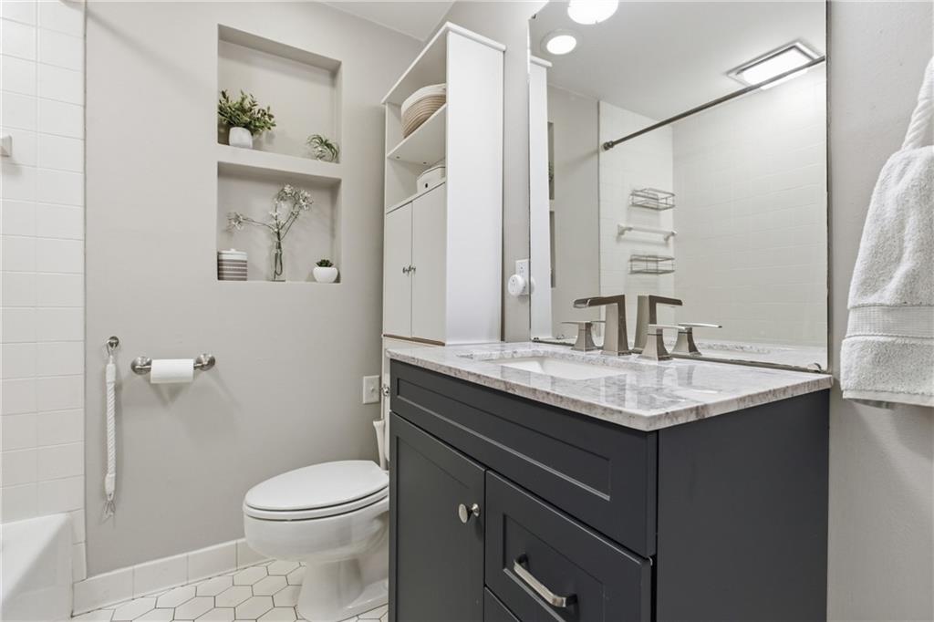 2443 Saunders Station Road Monroeville, PA 15146 - Photo 17 of 31