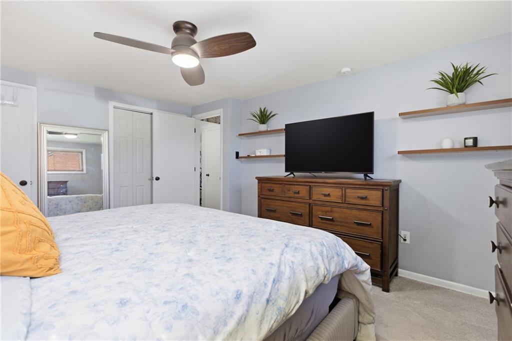 2443 Saunders Station Road Monroeville, PA 15146 - Photo 19 of 31