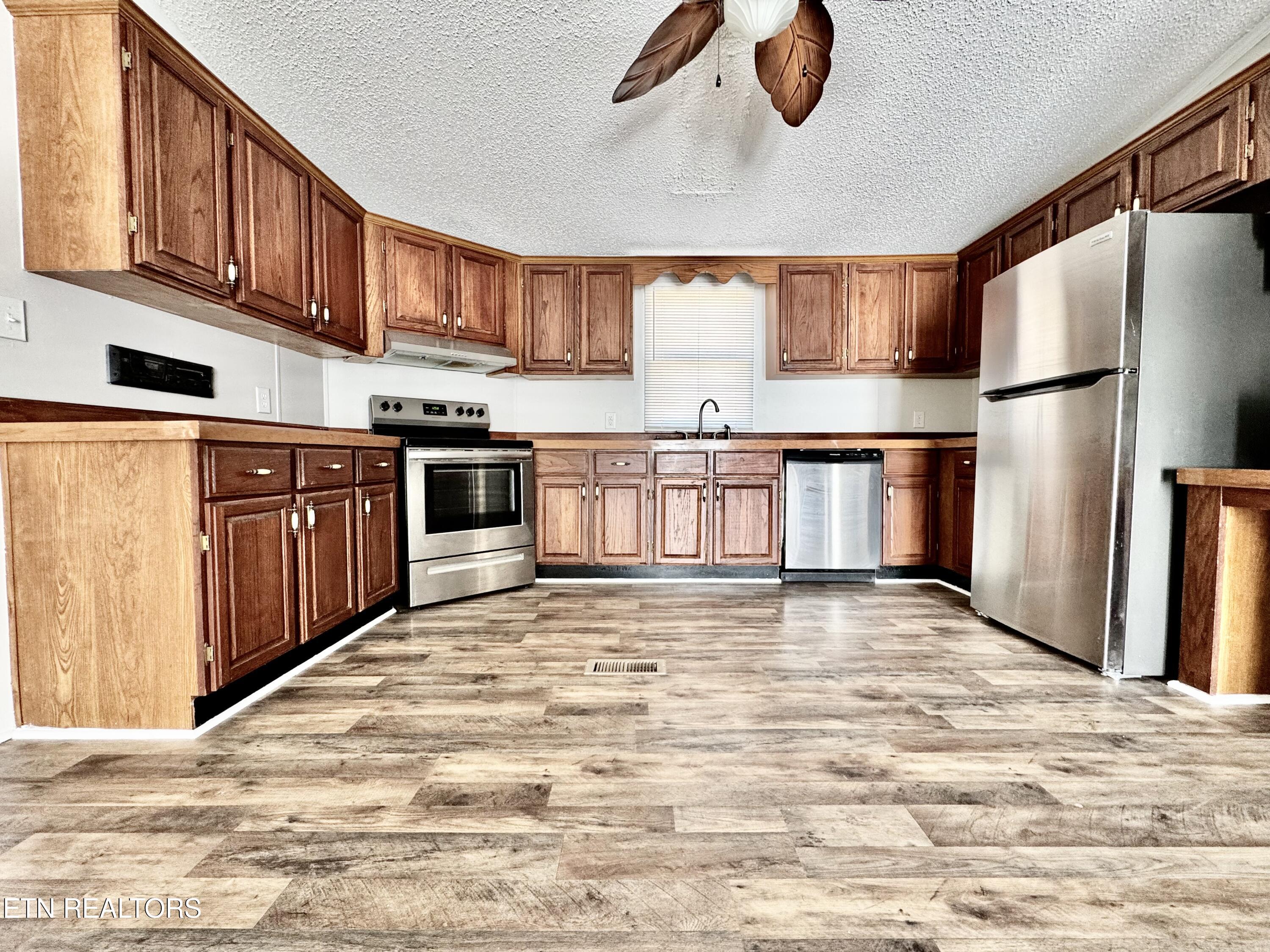 3800 Reeds Chapel Road Morristown, TN 37814 - Photo 6 of 14 Kitchen
