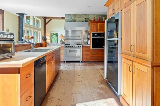 $1,100,000 | 58 Bear Tree Road, Orford, NH 03777