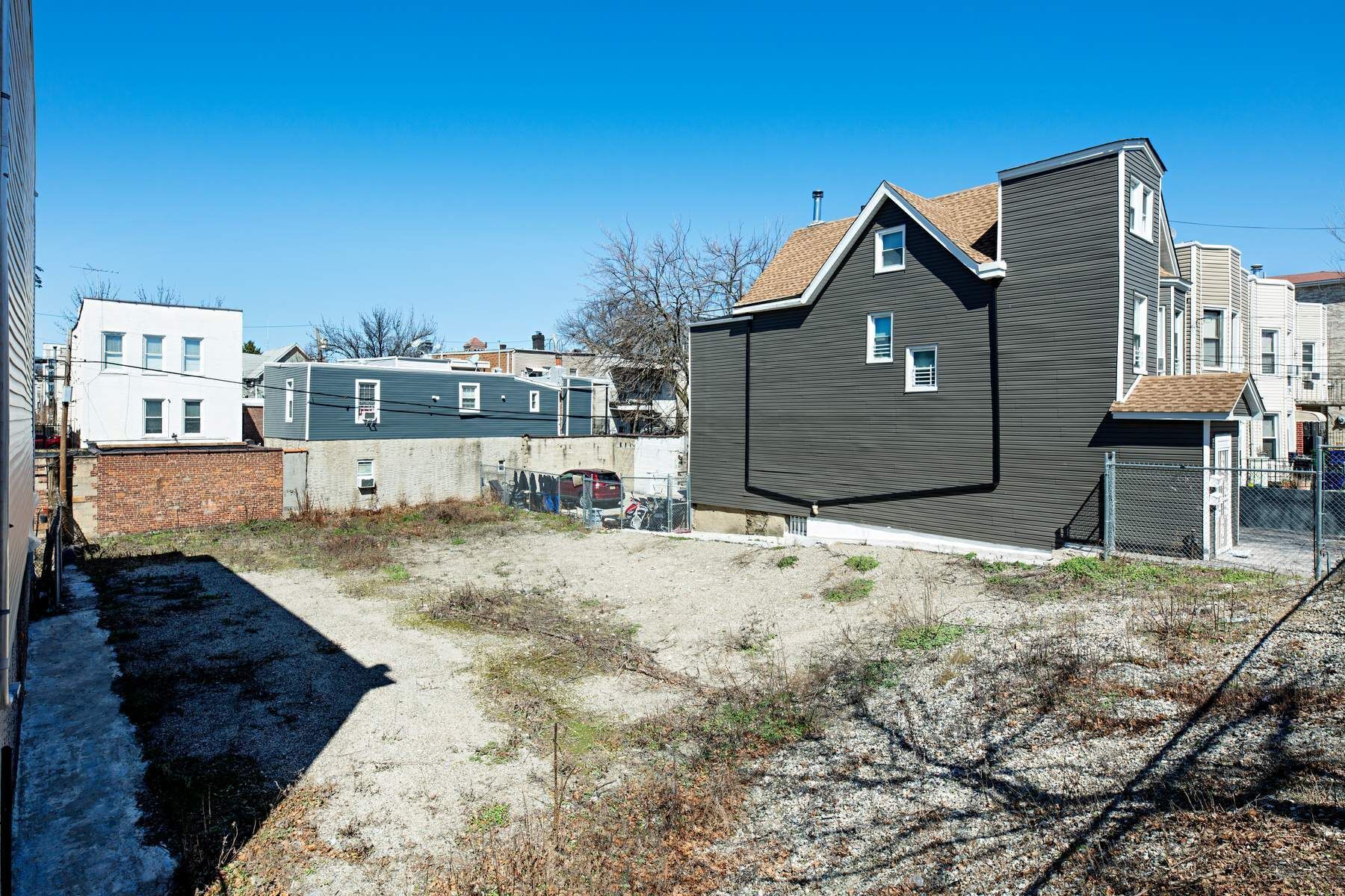 615 Mead Street Bronx, NY 10460 - Photo 3 of 10