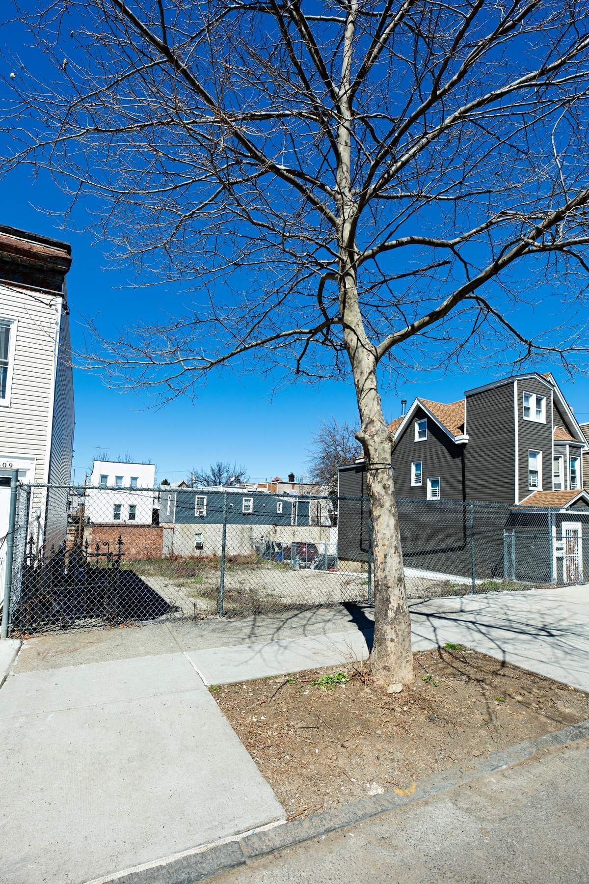 615 Mead Street Bronx, NY 10460 - Photo 5 of 10