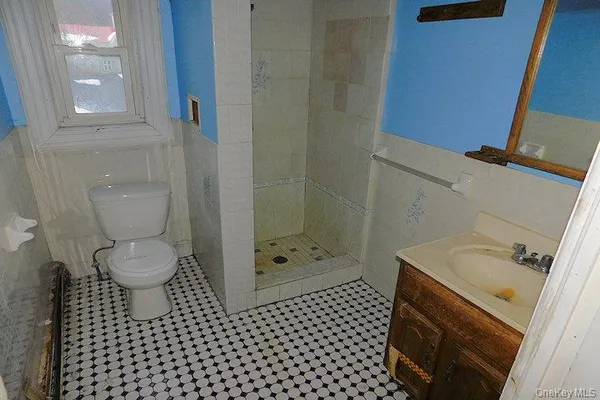 $650,000 | 853 Salt Point Turnpike, Poughkeepsie, NY 12601