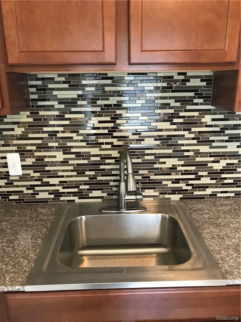 2016 Leitch Road Ferndale, MI 48220 - Photo 10 of 31 20031F3F-02AA-4621-8A35-691515D6CCBA.jpeg