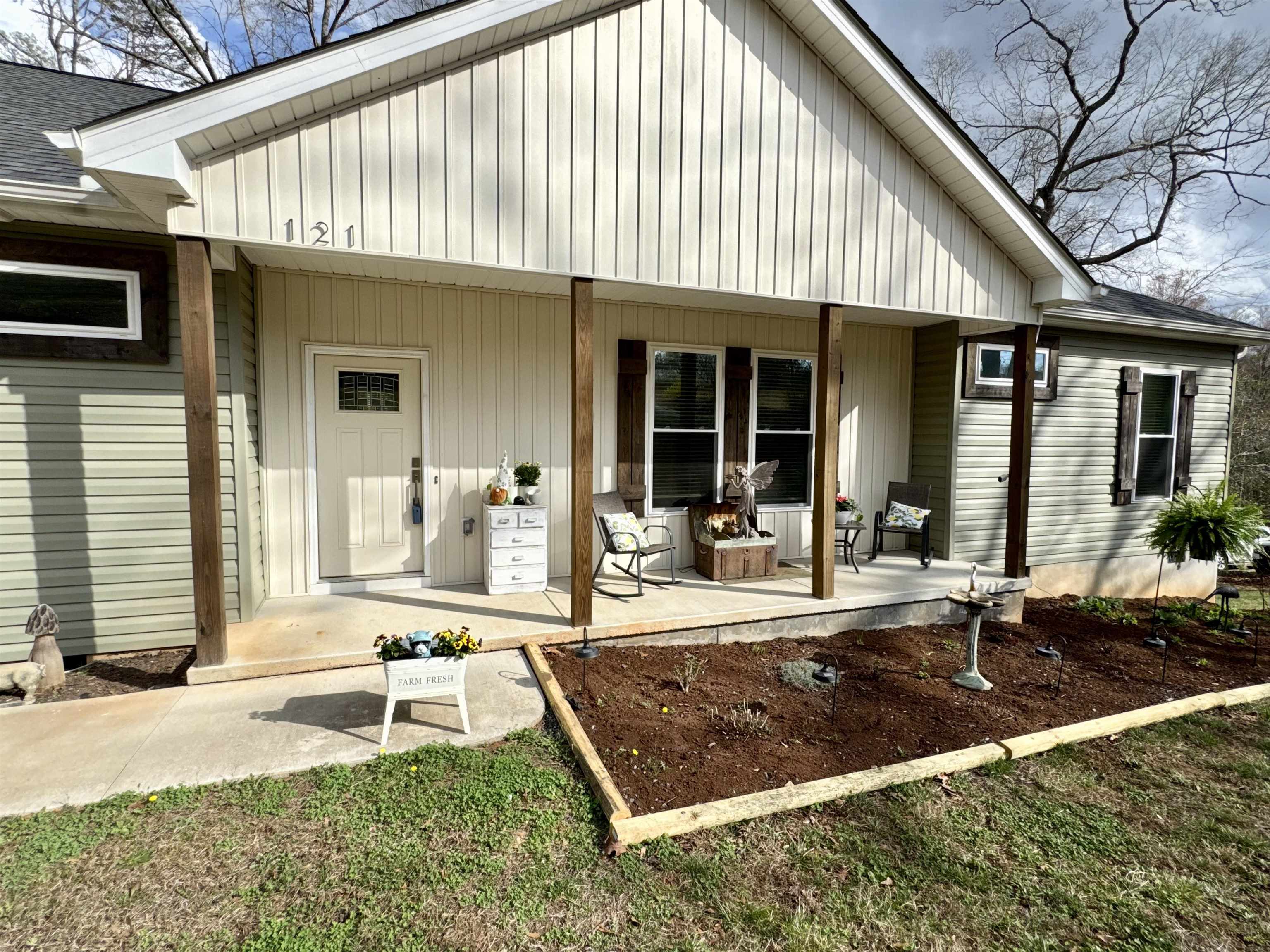 121 Mill Pond Road Easley, SC 29642 - Photo 3 of 35