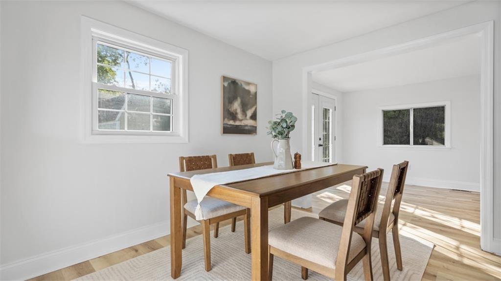 161 Warrencliff Drive Monaca, PA 15061 - Photo 18 of 40 a dining room with furniture and window