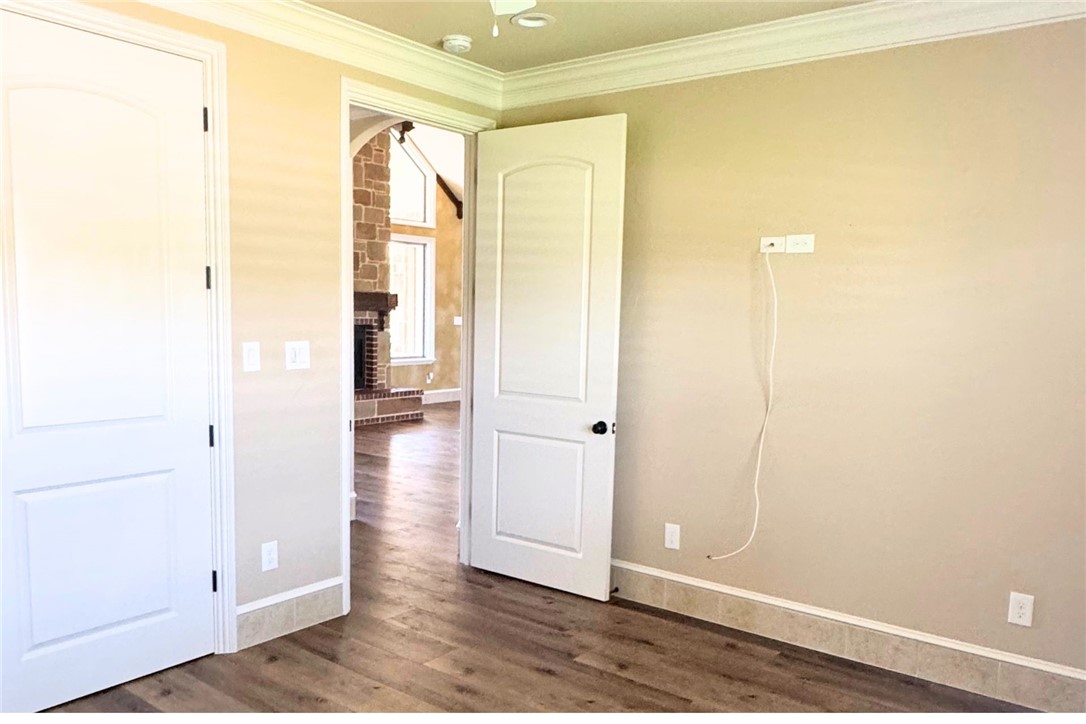 100 Deer Creek Drive Waco, TX 76708 - Photo 22 of 26 a view of entryway with wooden floor