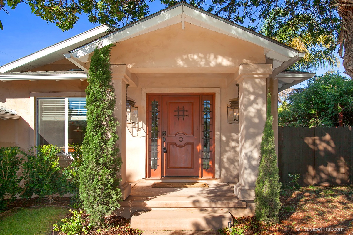 1062 Santa Fe Drive Encinitas, CA 92024 - Photo 4 of 25