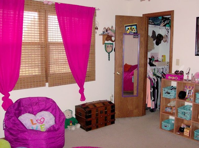 5351 South Mill Pond Road Rochelle, IL 61068 - Photo 10 of 17 a bedroom with a bed and a window