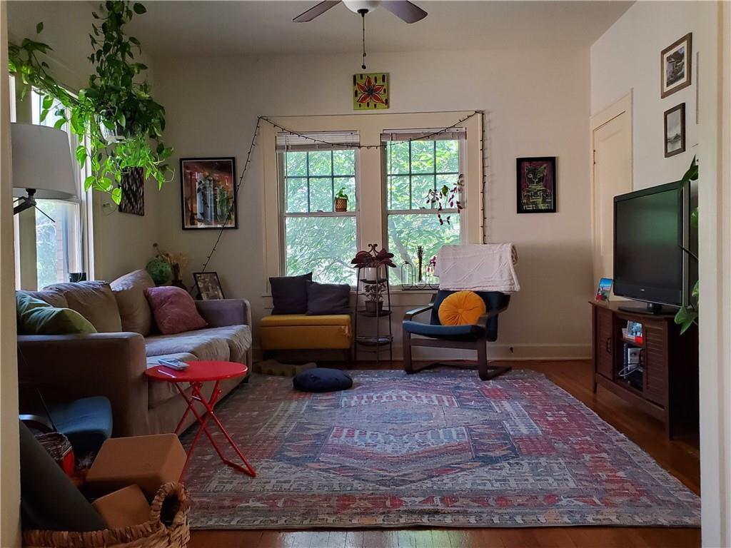 705 1/2 Graham Place Austin, TX 78705 - Photo 3 of 16