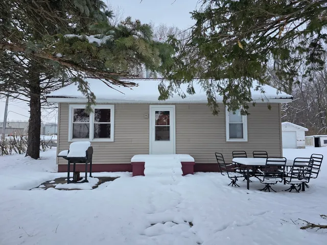 a view of a house with sitting area and sitting area