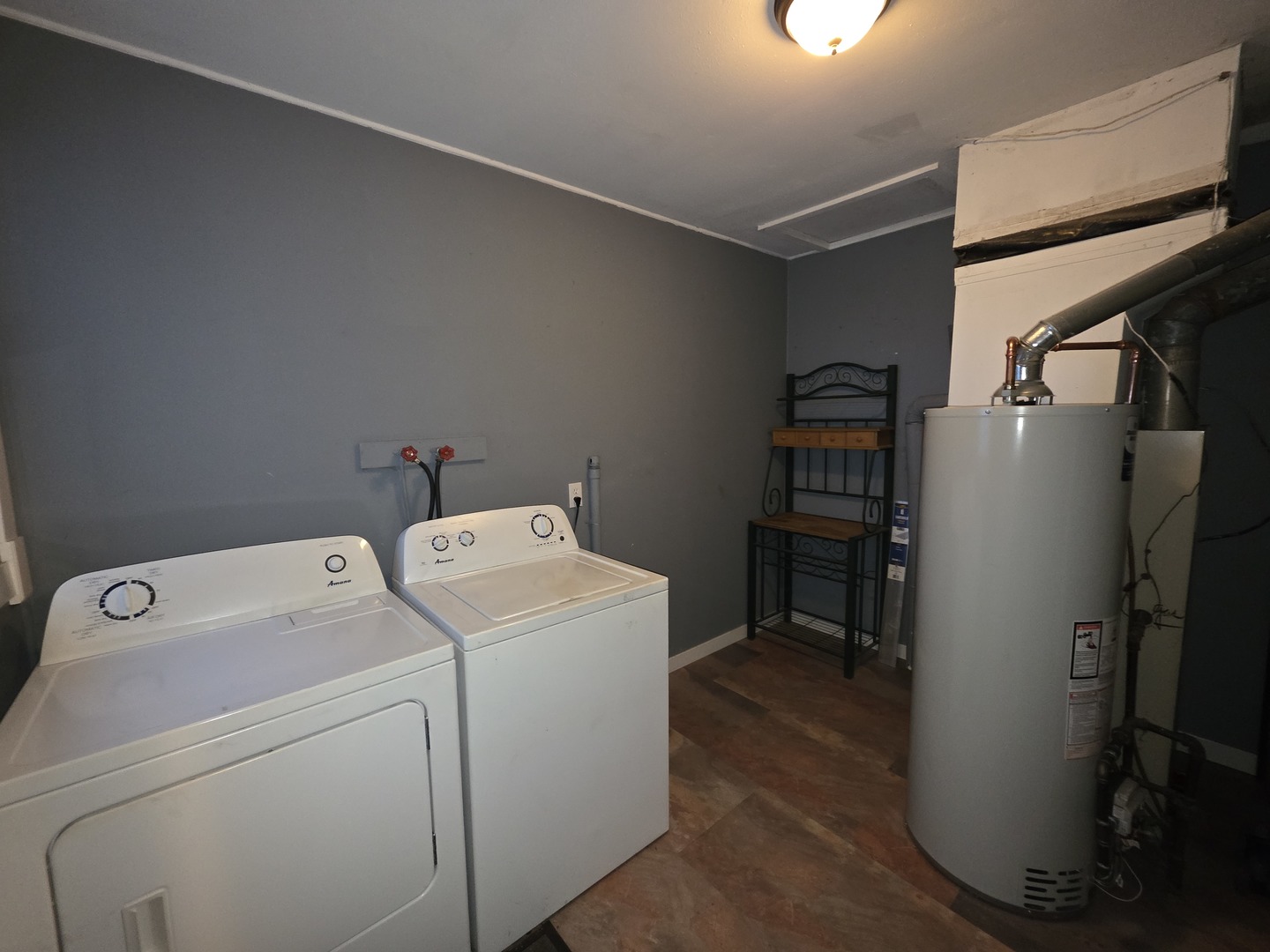 2909 West Le Fevre Road Sterling, IL 61081 - Photo 6 of 11 a utility room with dryer and washer