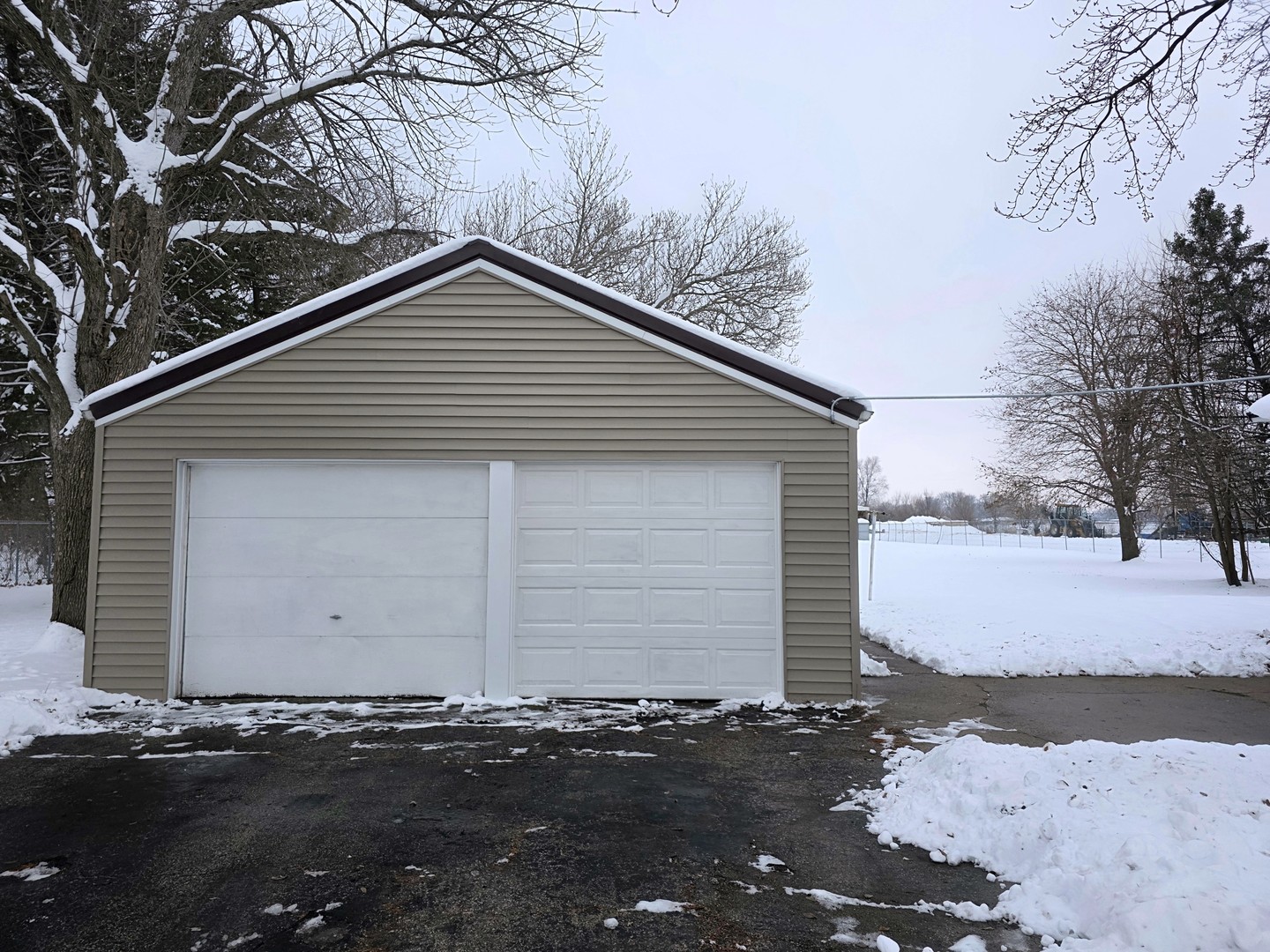 2909 West Le Fevre Road Sterling, IL 61081 - Photo 10 of 11 a front view of a house